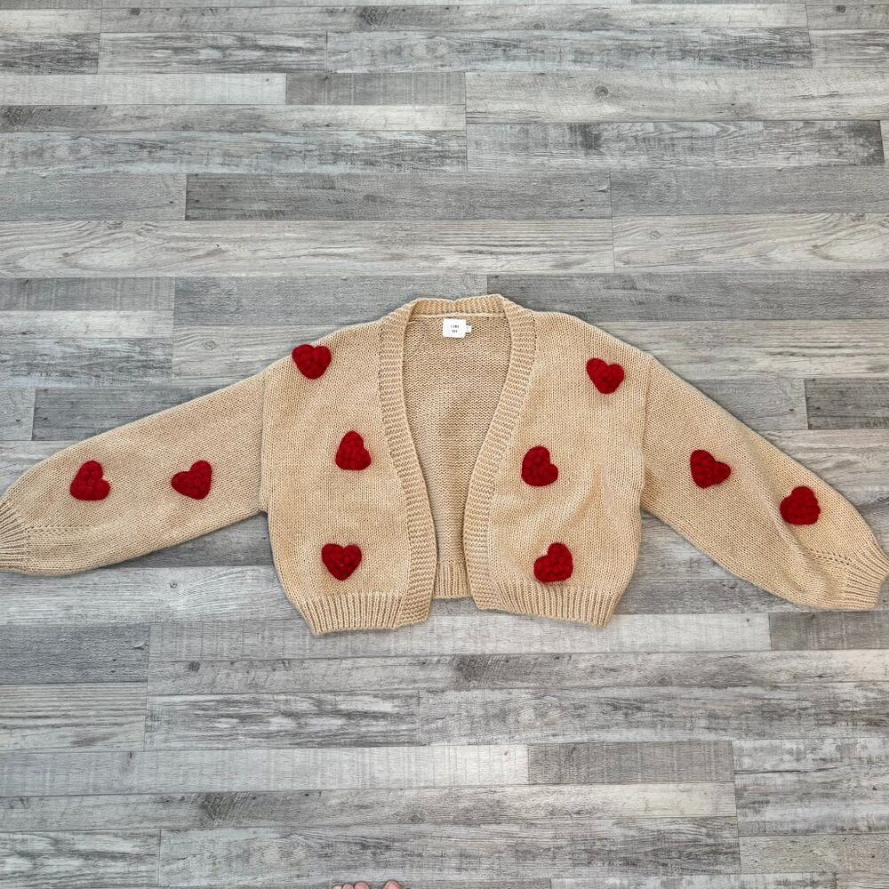 Luna Ivy beige chunky 3D hearts open front cardigan cropped sweater medium G3